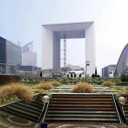 Adagio La Defense Esplanade 4*