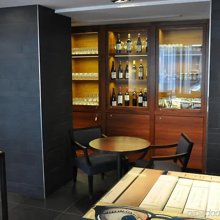 Beauchamps 4* Paris