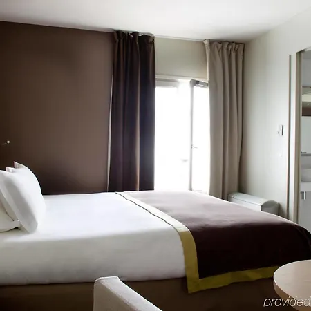 Beauchamps 4* Paris