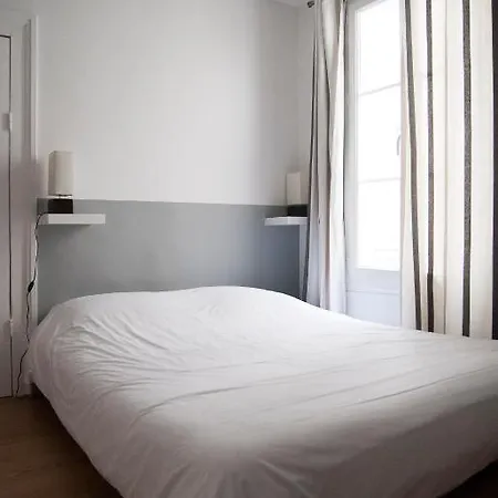 Into - Pont Neuf Apartment *
