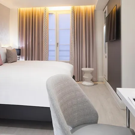 Dress Code Hotel Paris
