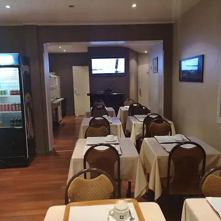 De La Perdrix Rouge Hotel