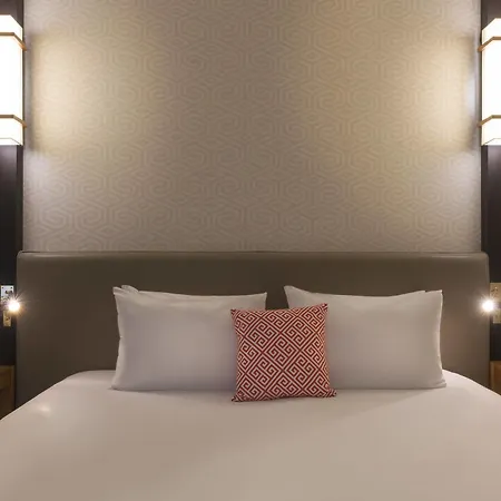 Отель Le Marquis By Inwood