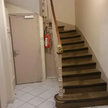 Acacia Hotel