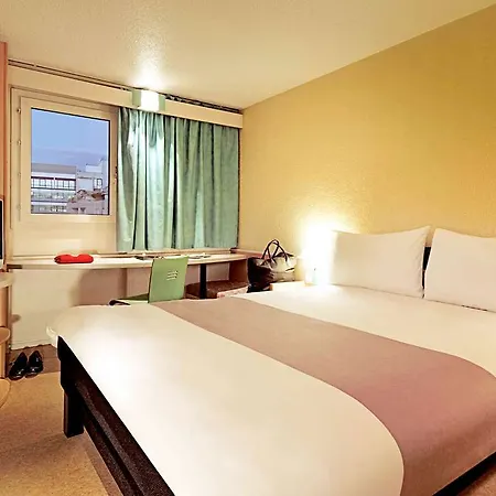 Ibis Vaugirard Porte De Versailles Hotel