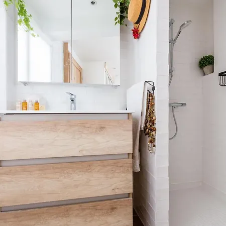 Veeve - A La Mode Retreat By The Seine Apartment Paris