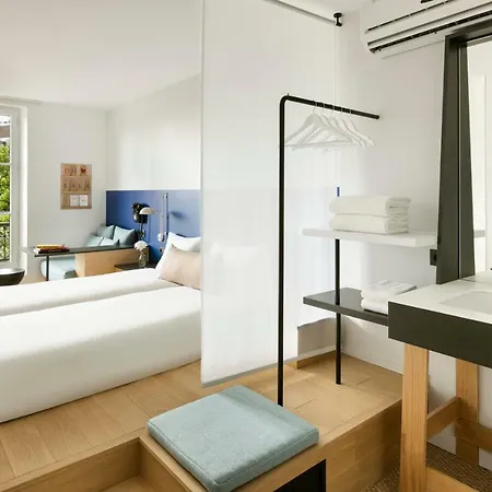 Hotel Oh La La ! Bar Bastille 3*
