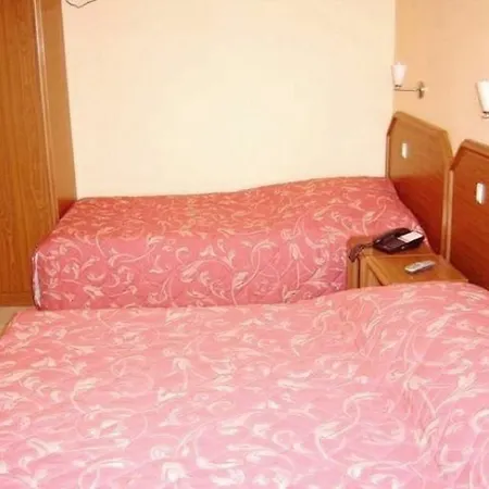 Le Mediterraneen Hotel 3*