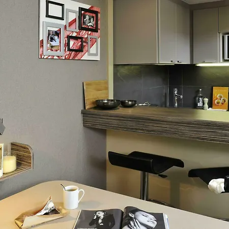 Ξενοδοχείο με διαμερίσματα Adagio La Defense Esplanade 4*