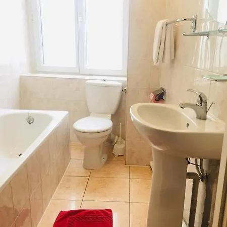 Le Mediterraneen 3* Parigi