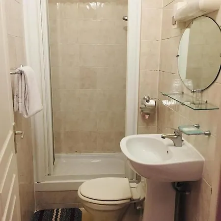 Le Mediterraneen Hotel