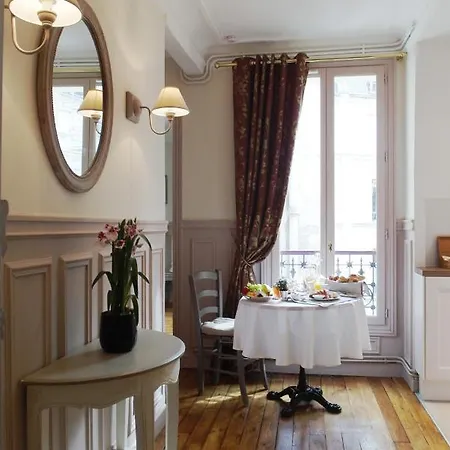 Bed and breakfast D : Louvre Elegant París
