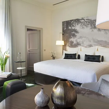 Hotel Renaissance Nobel Tour Eiffel 4*