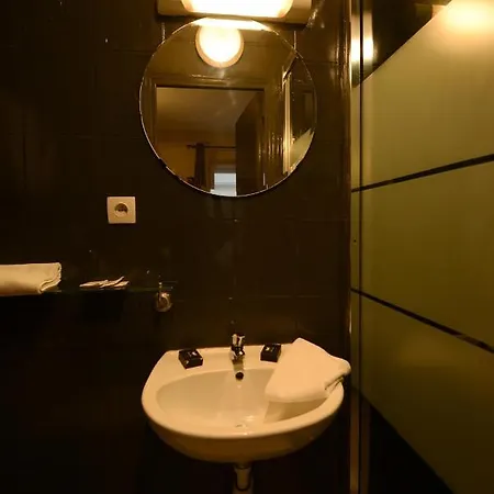 Hotel Du Mont Louis Paris