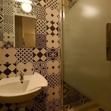 Hotel Du Mont Louis Paris