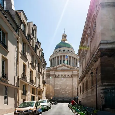 Apartment Place Pantheon *