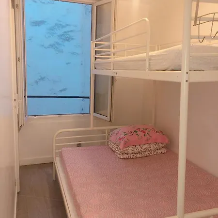 Art Beaubourg Homestay Paris