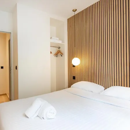 Au Coeur Du Marais Hotel