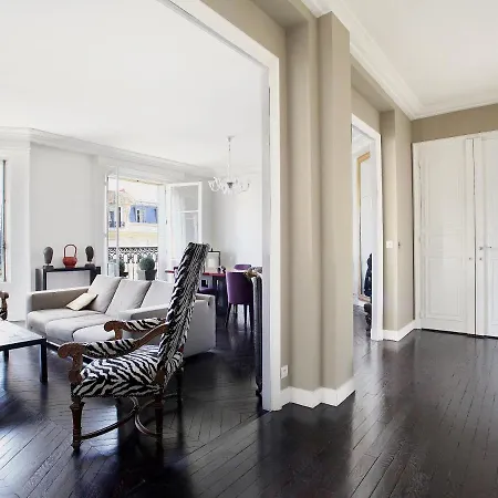 Outstanding 2 Bedrooms With A Terrific Eiffel Tower View Apartament *