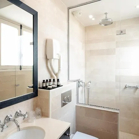 Hotel Saint-Louis Pigalle 3*