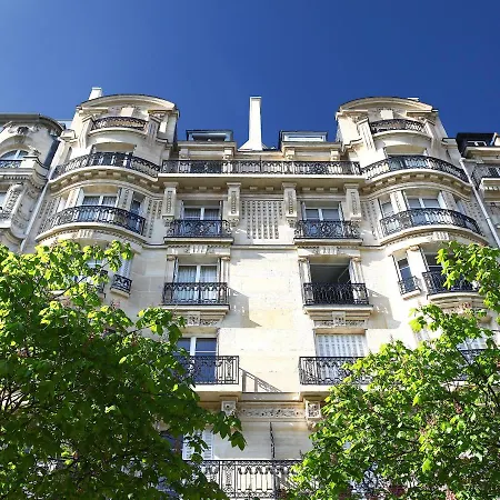 Apartment Outstanding 2 Bedrooms With A Terrific Eiffel Tower View *