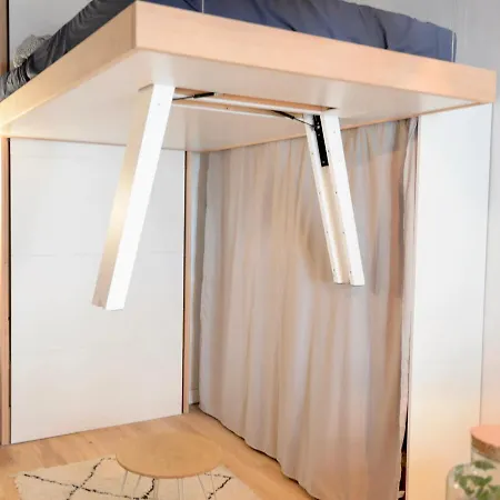 Apartment Superb Studio For 2 In *