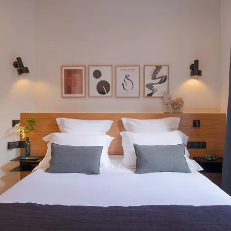 Tinah Paris, Aboukir Hotel Paris
