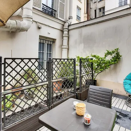 Chic Studio With Terrace Downtown *