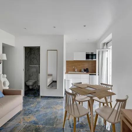 מלון דירות Le Bellevue 2*