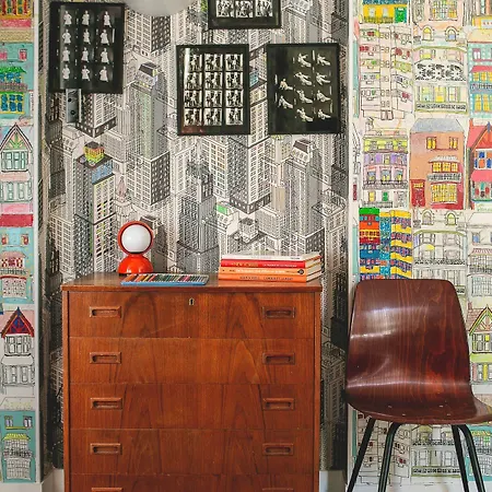 Crayon Hotel 3*