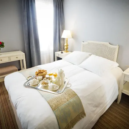Champerret Heliopolis 3* פריז