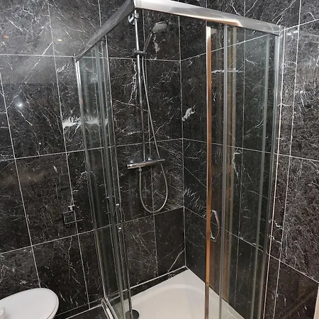 Boronali - Nouvellement Renove Hotel