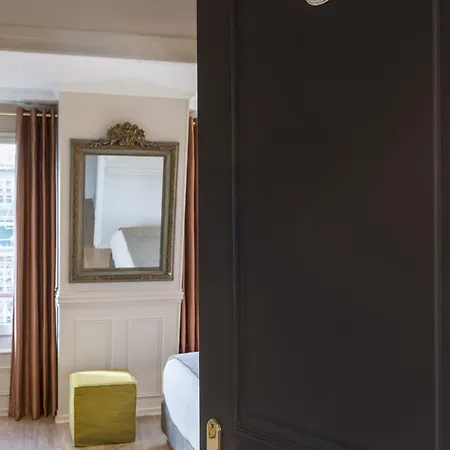 De La Porte Doree