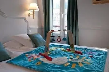 De La Porte Doree