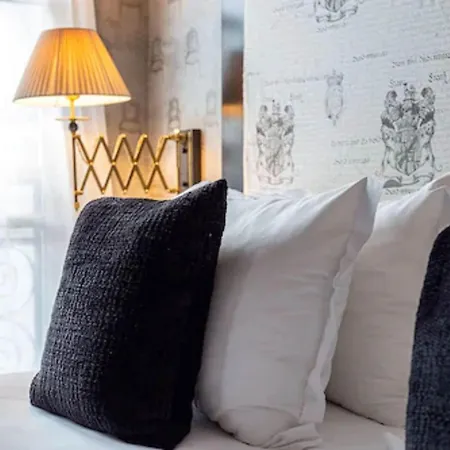 Lutece Port Royal Hotel Paris