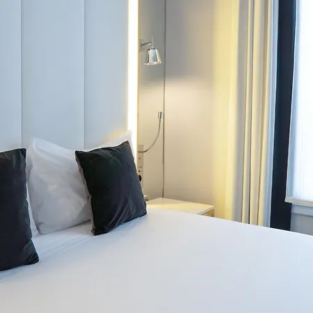 Hotel Nouvel Eiffel Parigi
