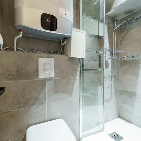 Cosy Studio In The 8th Neighborhood Париж