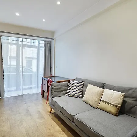 Centre De Ponceau Apartment