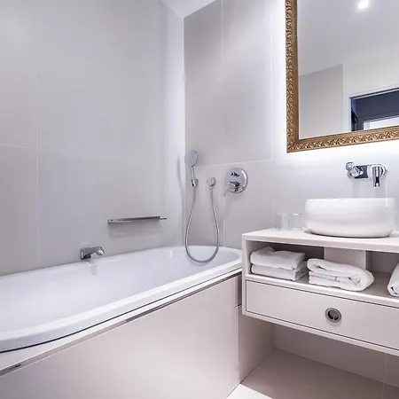 Relais Du Silence Des Tuileries Hotel 4*