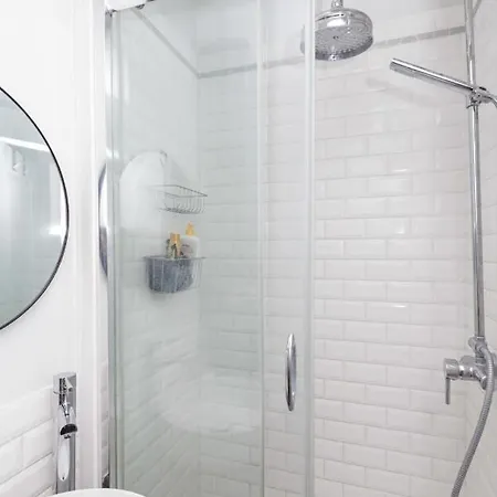 Comfy 31 M For 2 Well Decorated With Balcony Apartment *