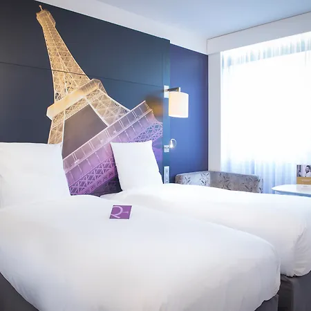 Mercure Centre Tour Eiffel מלון 4*