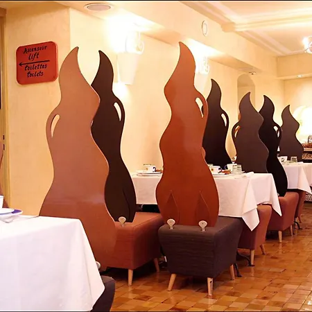 Hotel Royale Montsouris 3*