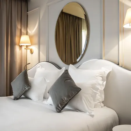 Trinité Haussmann 4* Paris
