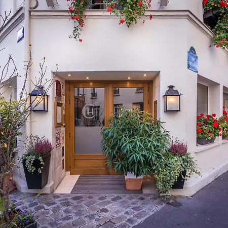 Champerret Heliopolis 3* פריז
