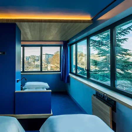 Yooma Urban Tour Eiffel Hotell