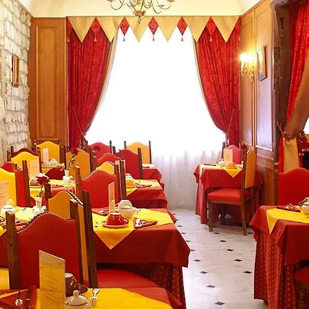 Hotel Grand Dechampaigne 3*