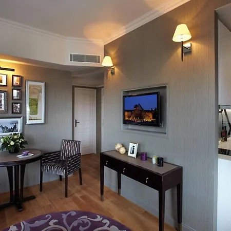 La Clef Louvre By The Crest Collection Hotel Paris