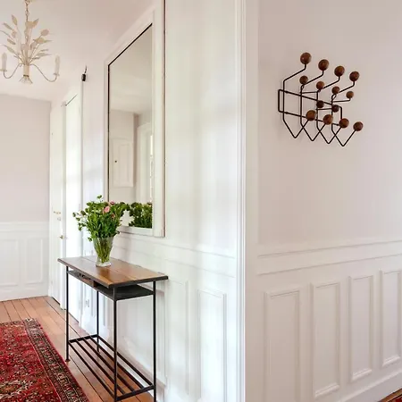 Sacre Coeur Apartment *