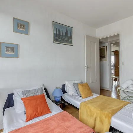 Large And Bright 2 Bdrs Flat With View - 20