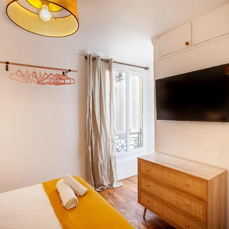 Apartment Eiffel Tower Rue Cler